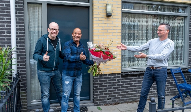 <p pstyle="PLAT">Wethouder Paul van Meekeren bedankt Robert en Gerhart. </p>