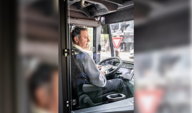 <p>Alles gaat helaas dicht vanwege de aangescherpte coronamaatregelen, maar contact met de buschauffeur kan vanaf 2 november weer via instappen door de voordeuren. </p>