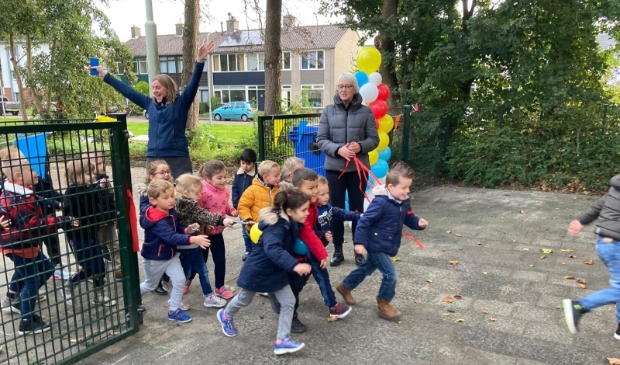 <p>Feestelijke opening nieuw schoolplein De Hoeksteen.</p>