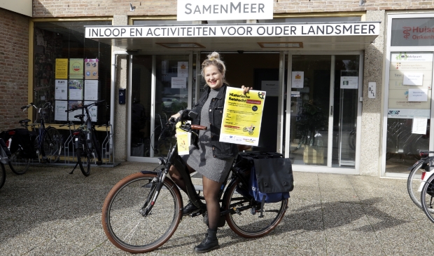 <p>Kim Kreeft is coördinator van Vervoerregio Amsterdam en is in Landsmeer aan de slag gegaan om de fietstocht mogelijk te maken.</p>