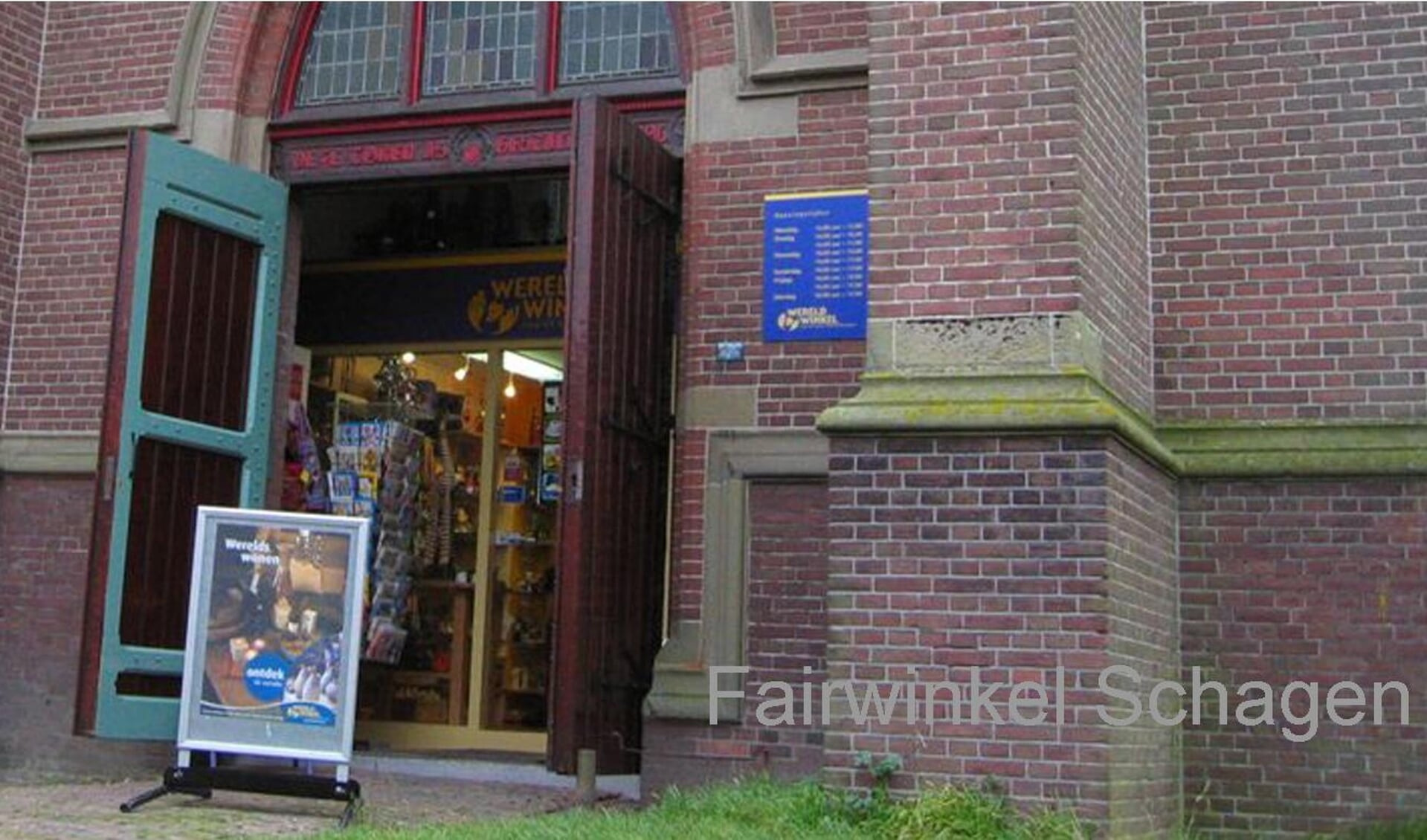 De Fairwinkel onder de kerk gaat na 40 jaar sluiten.