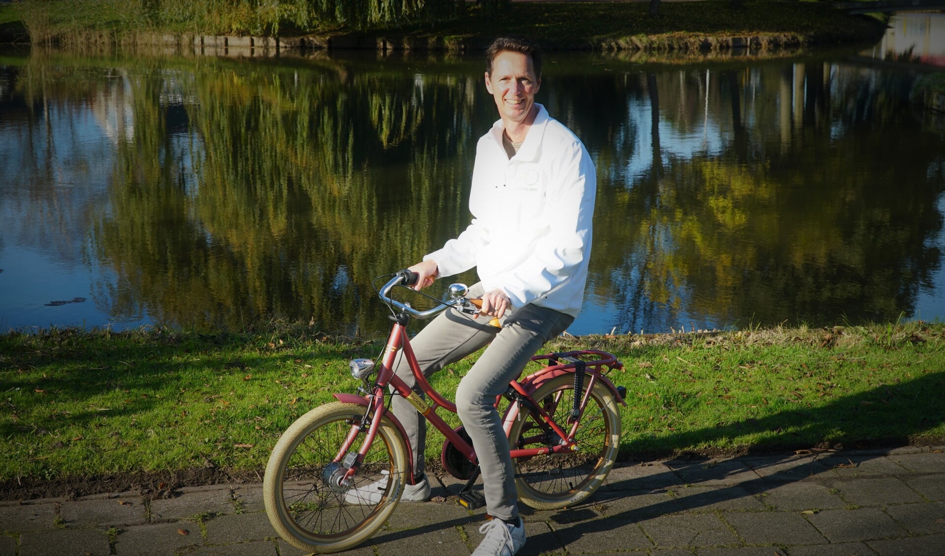 Remko Pijnaker met één van zijn fietsen