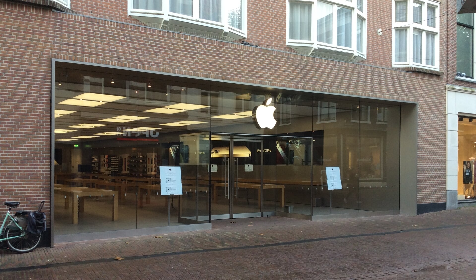 De Apple Store in Haarlem is tijdelijk dicht.