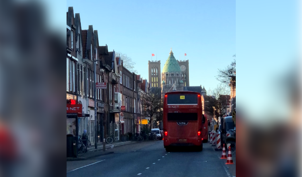 Na een ongeval in de Tempeliersstraat is het Houtplein afgesloten voor verkeer.