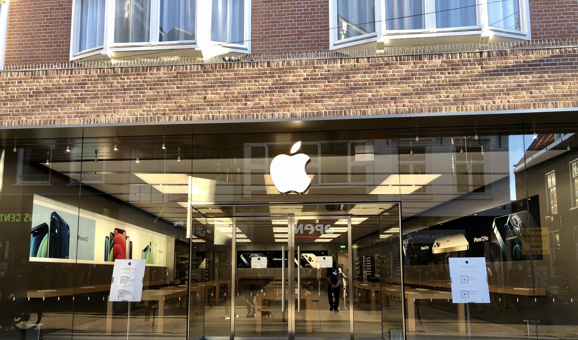 De Apple Store in Haarlem gaat morgen weer open.
