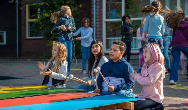 <p>Samen muziek maken, maakt kinderen slim en sociaal.</p>