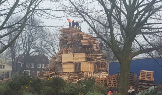 Geen stapels pallets en kerstbomen dit jaar.