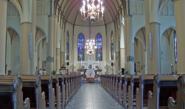 De Pancratius kerk weer beperkt toegankelijk.