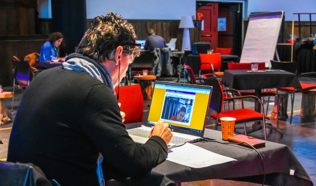 <p>Net als op 28 oktober coördineert de Zaanse Uitdaging de online Beursvloer vanuit de Bullekerk. Dit keer gecombineerd met een live benefiet-uitzending in samenwerking met RTV Zaanstreek.</p>