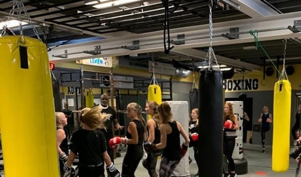 <p>De kick off van K1 vechter Hoost werd enthousiast ontvangen. </p>