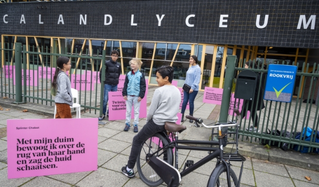 <p>Het Calandlyceum klreeg de primeur van 'Het nieuwe lezen".</p>