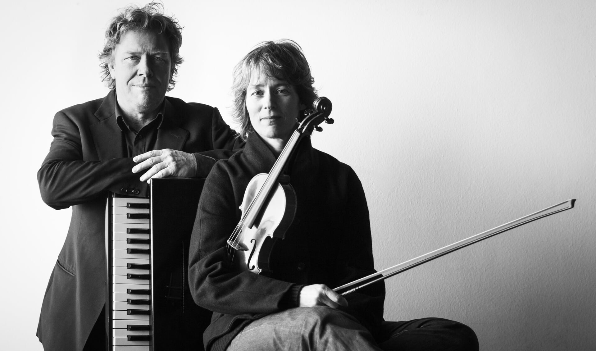 Violiste Heleen Hulst en pianist Gerard Bouwhuis openen met cellist Mick Stirling vrijdag 20 november de eigen concertserie van de Oosterkerk.