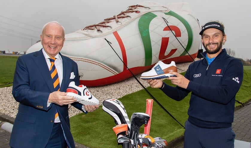 Frank van Wezel van Duca del Cosma en Joost Luiten zijn blij met de nieuwe samenwerking. (Foto Ruud Taal)