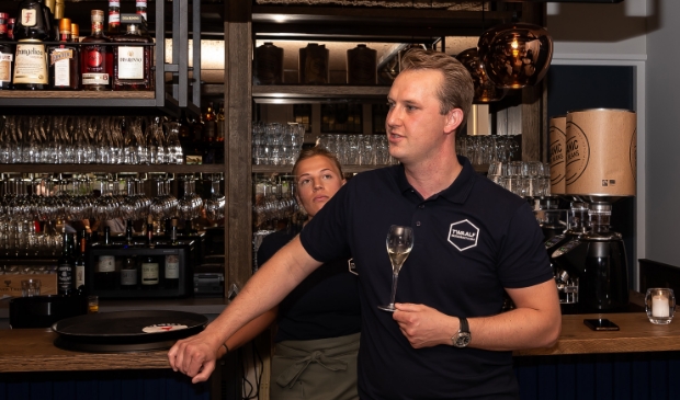 <p>Sven Tishauser, eigenaar van Twaalf aan de Purmerendse Koemarkt: "Als starter kan ik geen cijfers overleggen."</p>