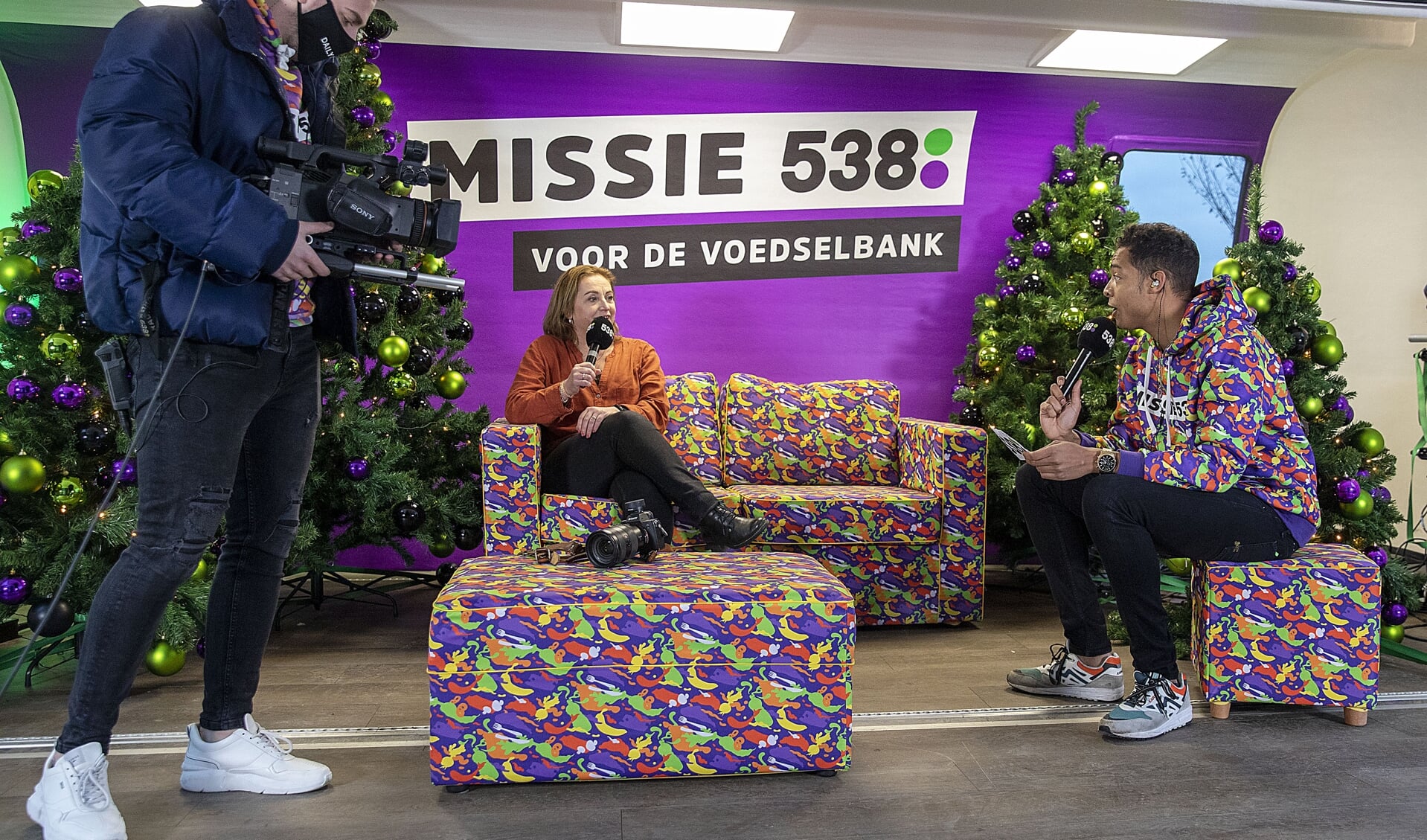 Radio 538 komt naar Yvonne's studio in Egmond voor een interview over het succes van haar #missie538 actie.
