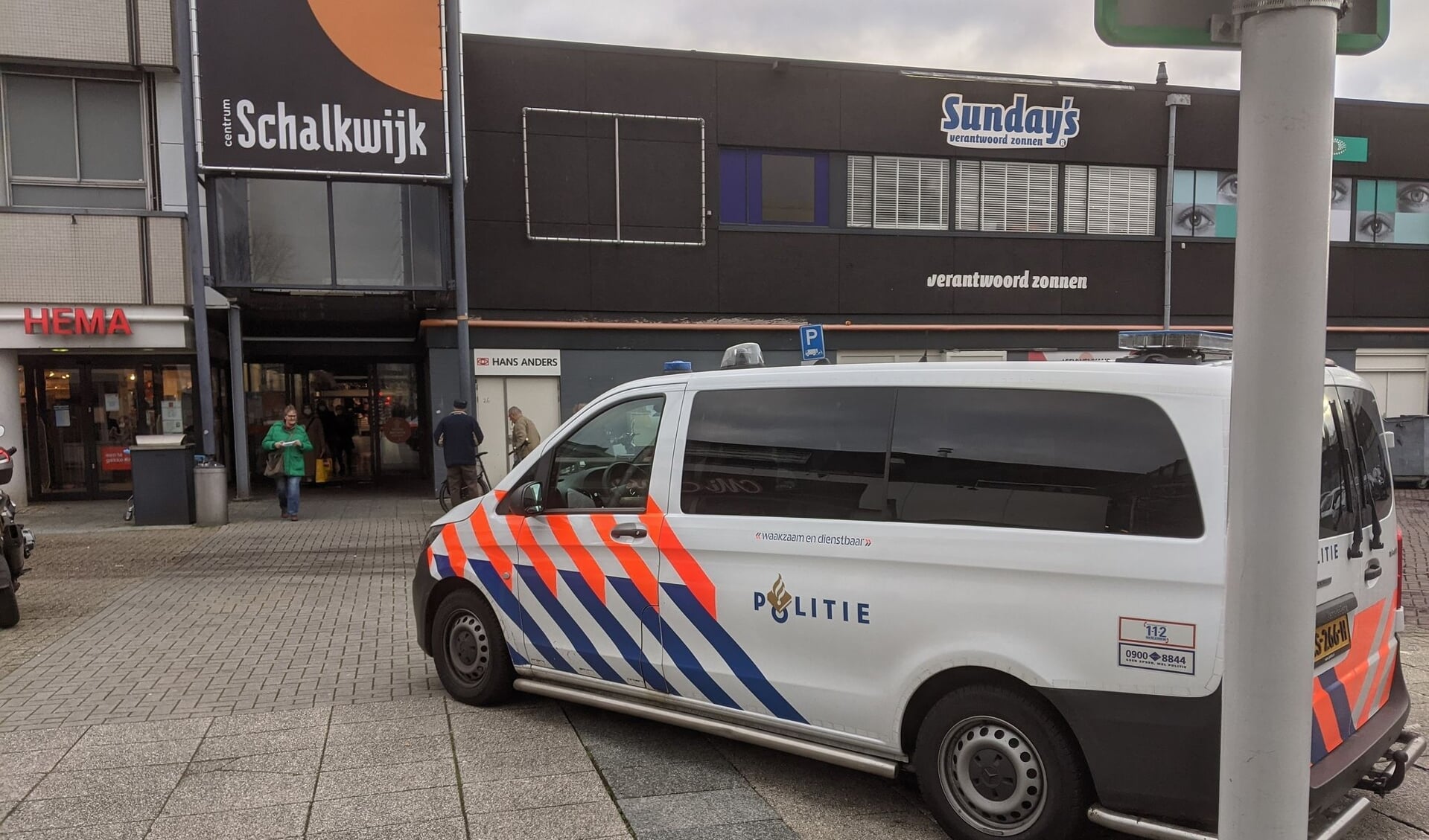 Overval telefoonwinkel Schalkwijk, daders nog voortvluchtig.