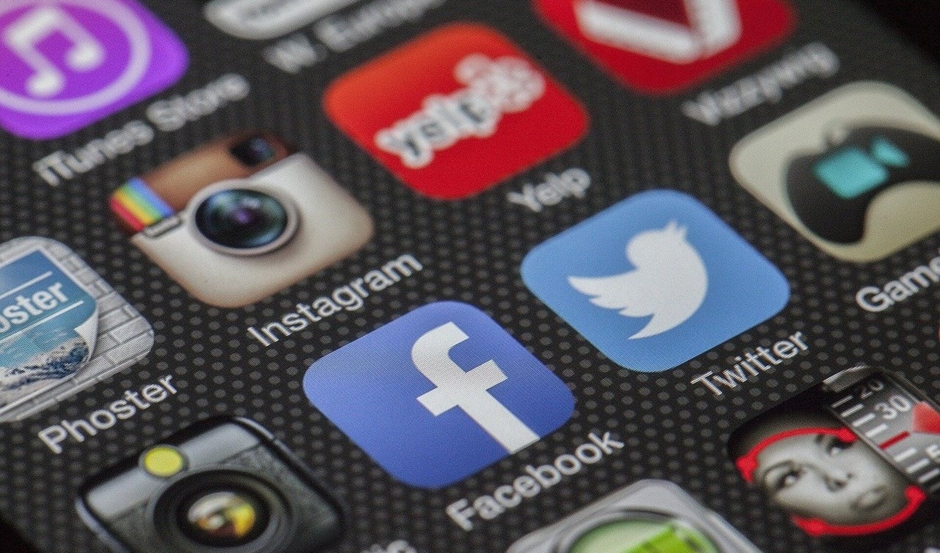 Een meerderheid van de jongeren ervaart veel sociale druk bij het gebruik van social media.