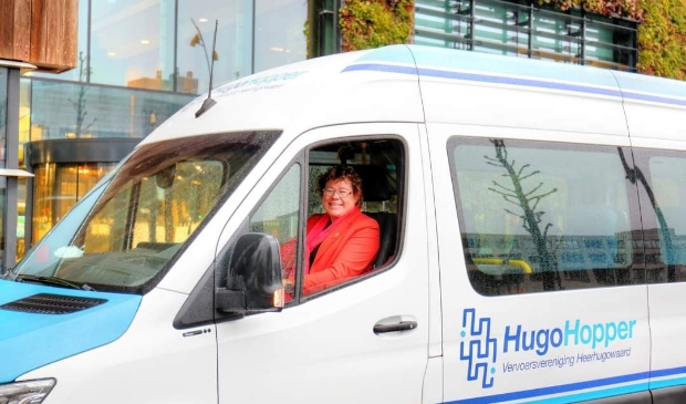 <p>Wethouder Annette Groot: 'De HugoHopper is belangrijk voor de mobiliteit van veel mensen.'</p>