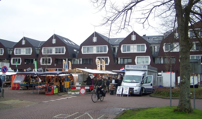 Gedurende zeven weken strijken de kramen neer op het parkeerterreintje bij de Hema