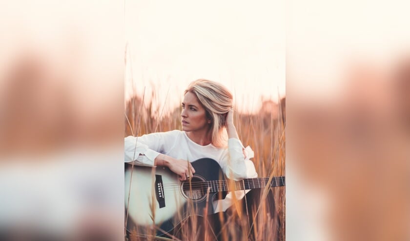 Singer-songwriter Marianne Ligthart.
