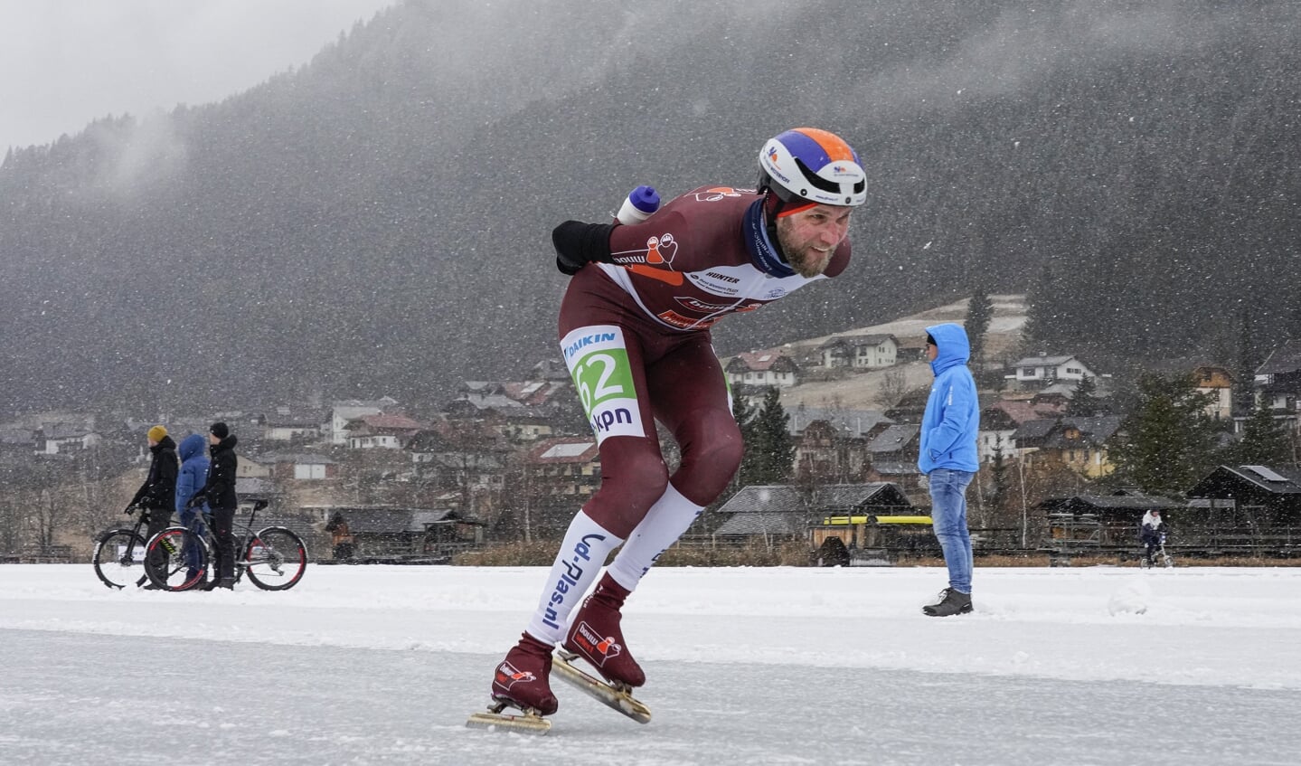 JHouke Hoogeveen onderweg naar de winst in het ONKJ op de Weissensee. ,,Laat het maar zwaar zijn, dacht ik. Dat past bij mij.''