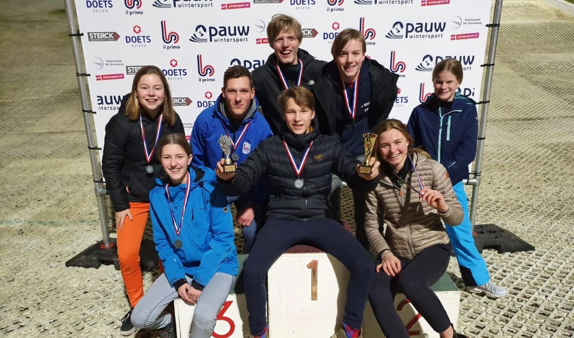 Het snowboardteam bestond uit: Meis Poland, Sia Westphal en Ole van Dreumel. Het skiteam bestond uit: Lasse Ruijs, Quinten Hoogervorst, Nienke Conjong, Merel Kooge, Lucas de Lange.