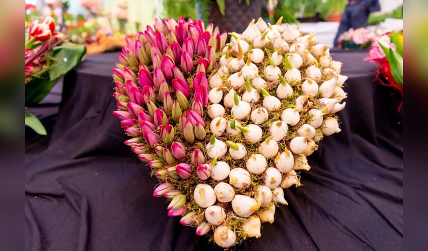 Valentijnshart op de Valentijns-bloemenshow in Zwaagdijk.