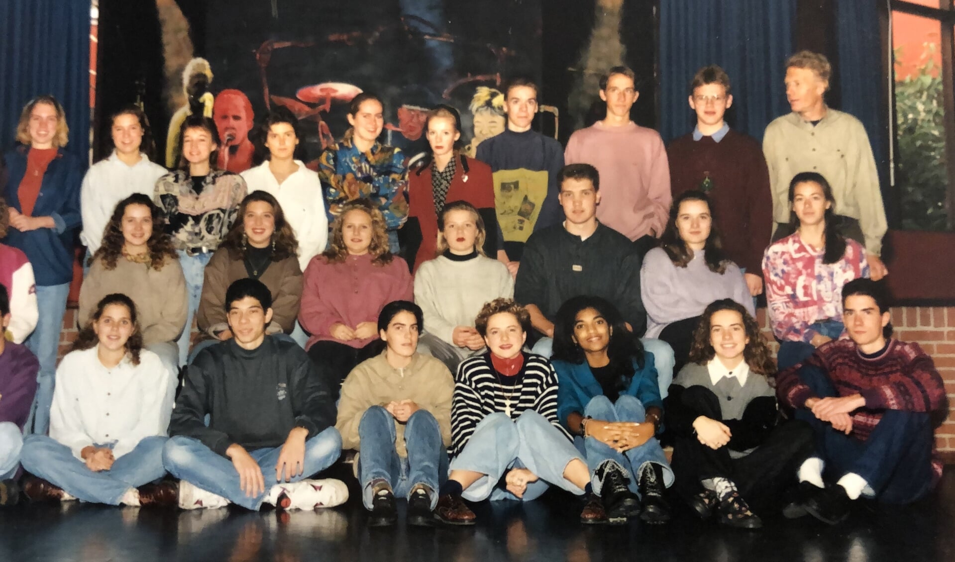 Klas uit het schooljaar 1992/1993 van het St. Ingnatiuscollege