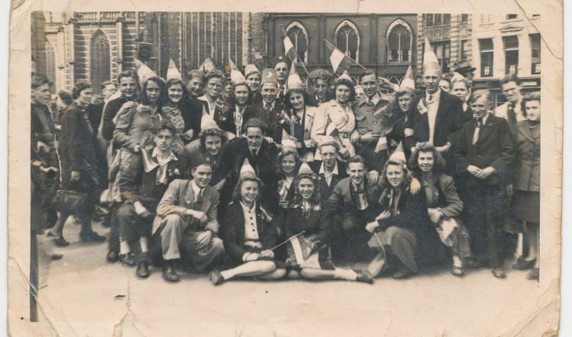 Herkent u iemand op deze foto uit 1945?