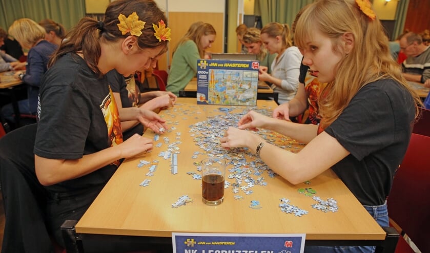 Bijna alle leeftijden waren vertegenwoordigd tijdens het NK Legpuzzelen.
