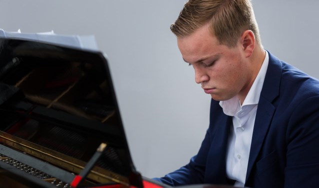 Laurence Fierens geeft een concert in Wognum.