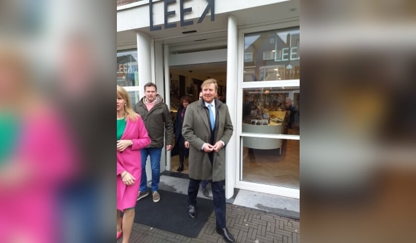 De Koning verlaat Patisserie Leek.
