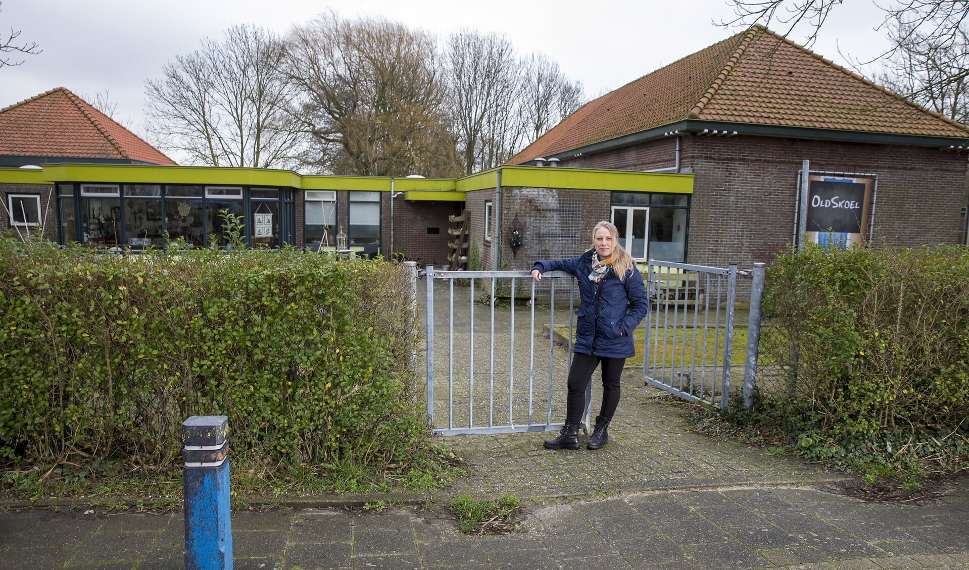 Wendy Borst voor het inloophuis in Oldskoel, Burgerbrug