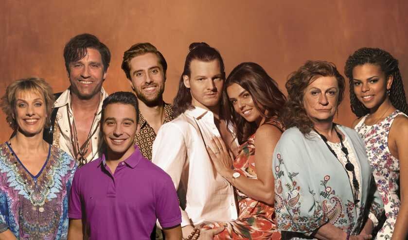 De cast van 'Verliefd op Ibiza'.