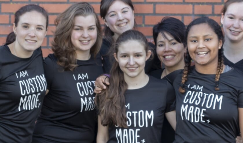 Dansgroep Custom Made.