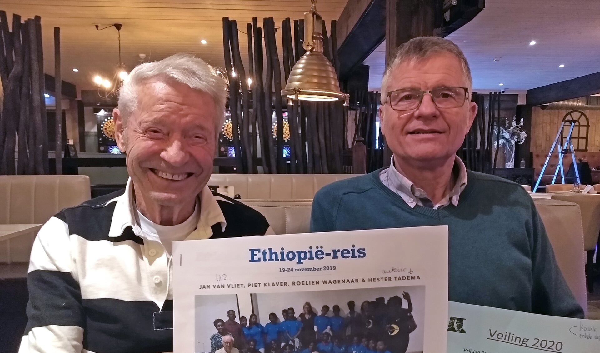 Jan de Vries en Jan Harder zetten zich in voor jongeren in Ethiopië en vragen andere ondernemers dat ook te doen.