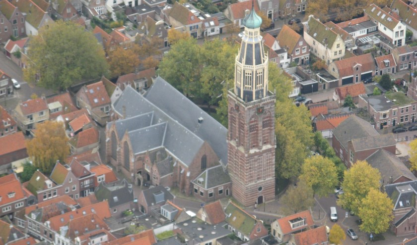 Forse bezuinigingen om tekorten gemeente Enkhuizen op te vangen Wethouder verricht opening nieuwe speelgoedwinkel Enkhuizen