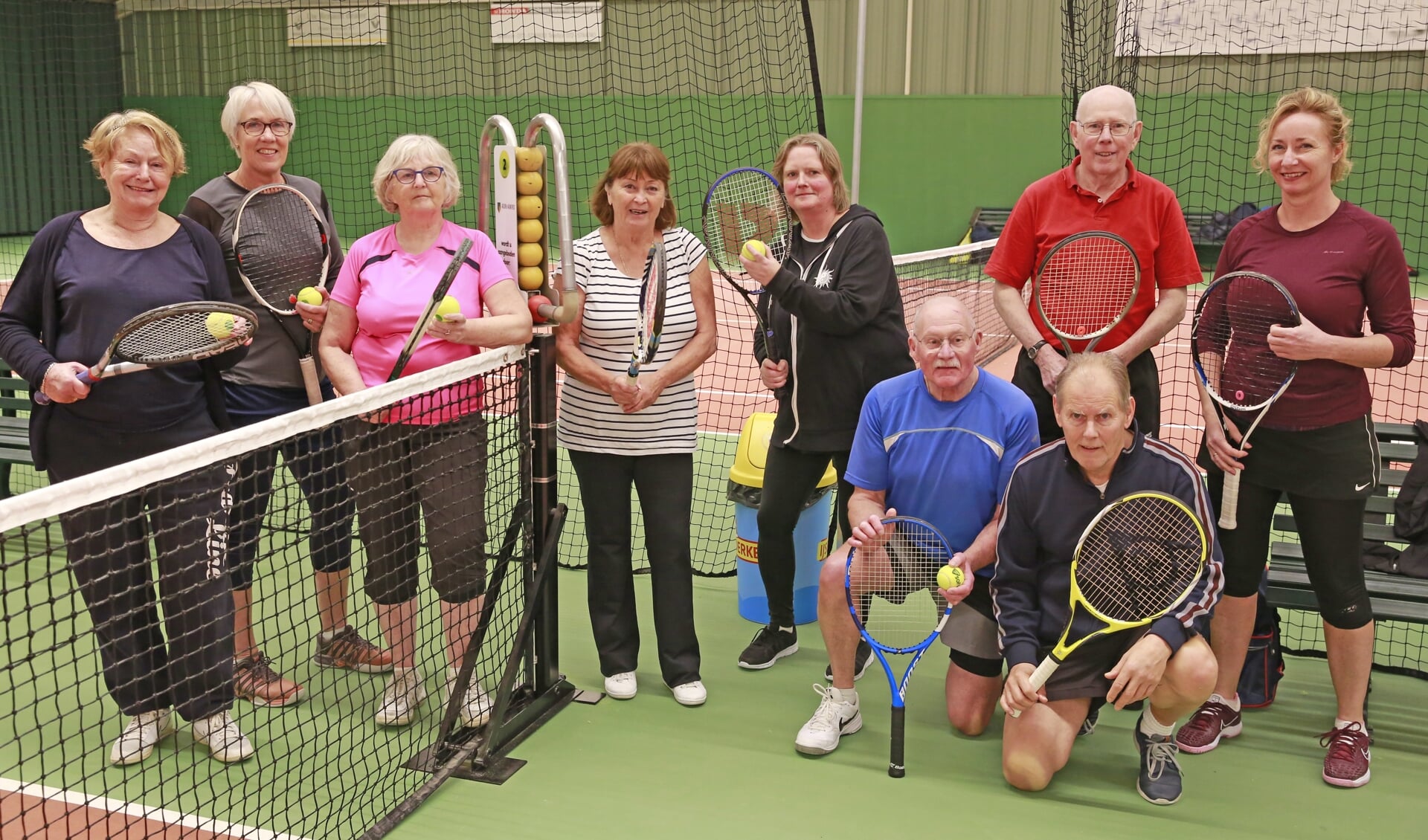 Ook oudere of iets minder mobiele Heerhugowaarders kunnen sporten bij de plaatselijke tennisvereniging.