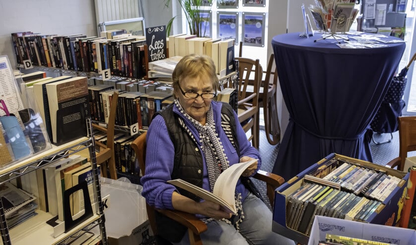 Boekenmarkt bij PostaanZee