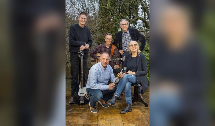 Deborah en haar muzikale vrienden.