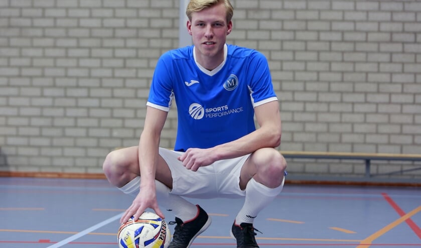 Naast zaalvoetbal en veldvoetbal is Stefan druk bezig met zijn voetbalschool.