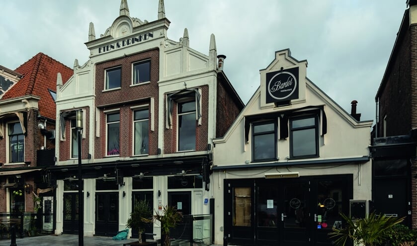 Nog even en dan prijkt de naam BRASA op beide panden.