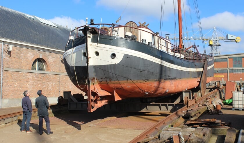 De 28 meter lange klipperaak Hollandia op de helling van Museumhaven Willemsoord.