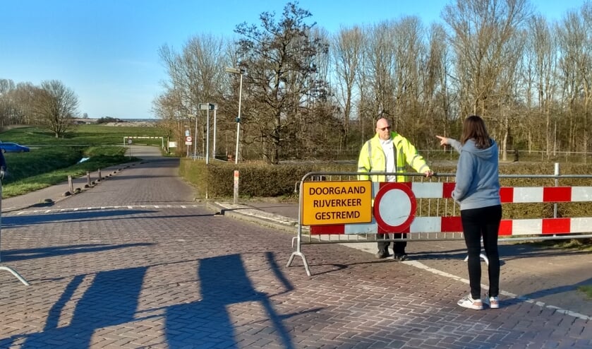 BOA's houden iedereen tegen die naar Enkhuizerzand willen.