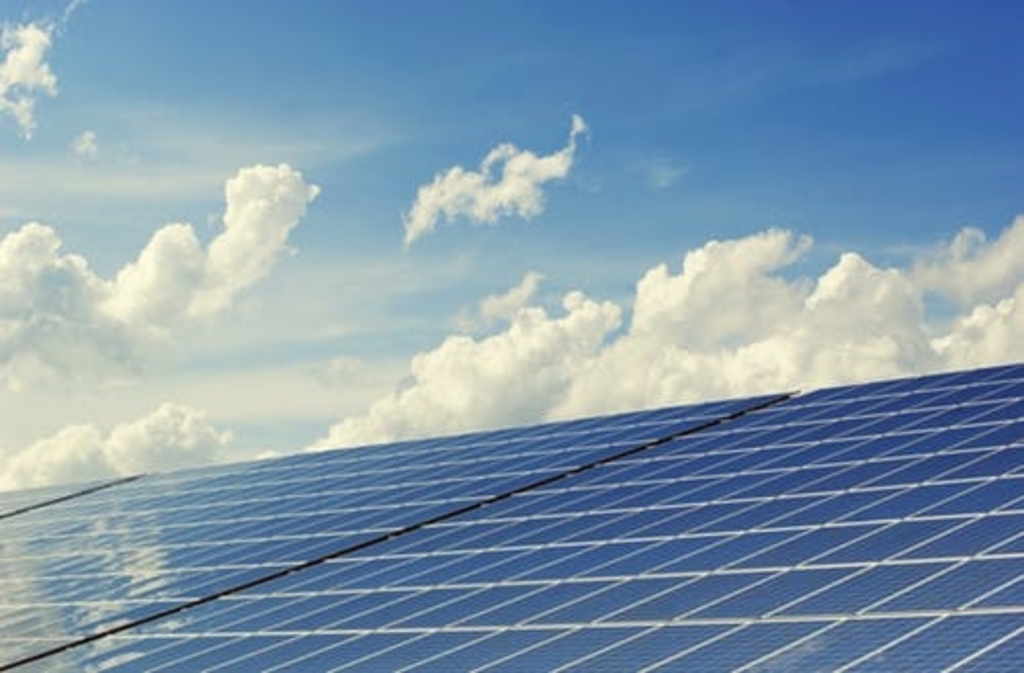 Zonnepanelen zijn populair bij de inwoners van de gemeente Schagen (foto: Pexels)