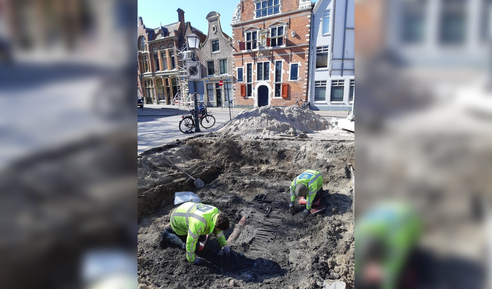 Op het Kerkplein wordt op dit moment onderzoek gedaan naar de resten van de laatmiddeleeuwse kerk.