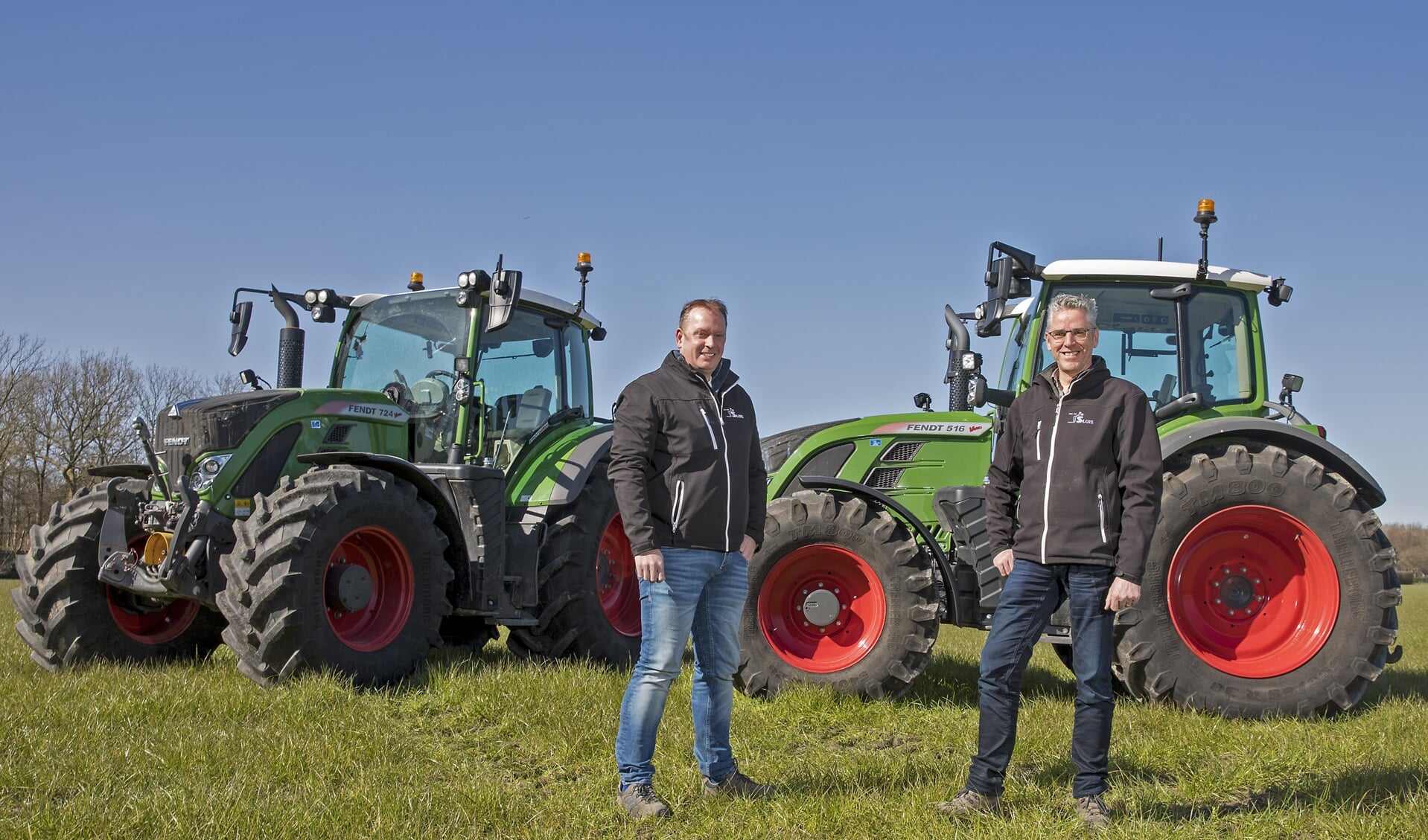 Directeur Jan van der Sluis en Verkoopleider Johan Goudsblom houden de verkoop en het onderhoud van machines voor de agrarische sector draaiende.