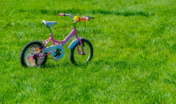 Dingen die kinderen nodig hebben: schoolspullen, fiets, computer etc.