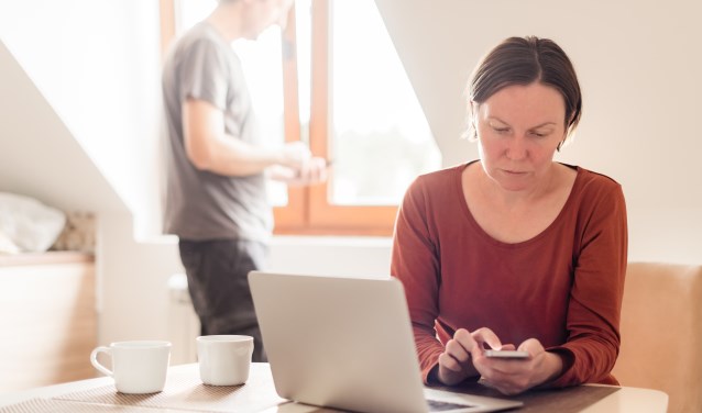 Thuiswerken roept de nodige arbeidsrechtelijke vragen op.