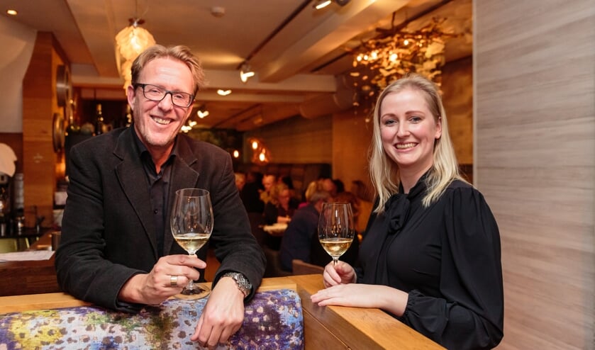 Henry Wassink en Marjolein de Reus bij aanvang van het eerste netwerkdiner in Kozee